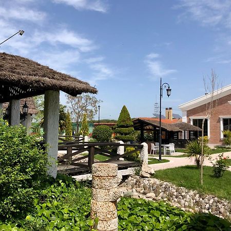 Agroturizem Eldi Hotel Fier Exterior photo